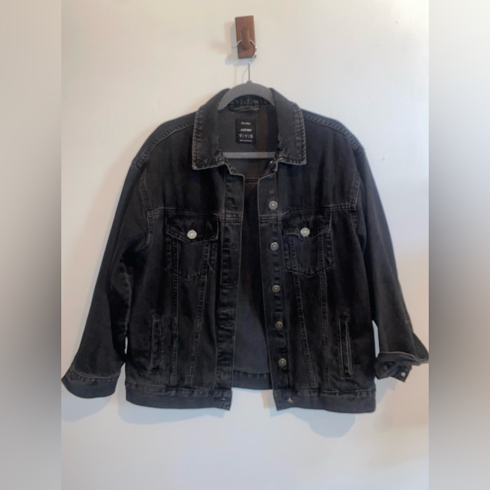 Bershka oversized demim jacket (black)